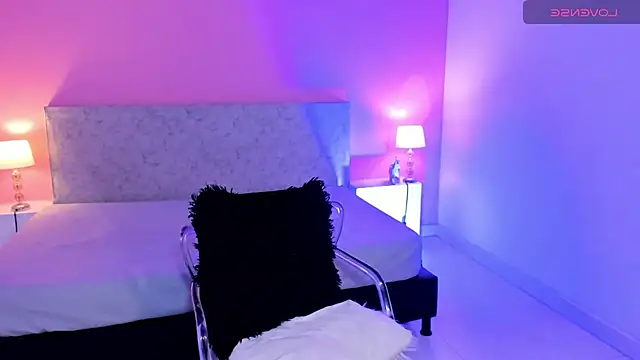 BlakmillerrGilson online show from September 2025 07:47:01 PM