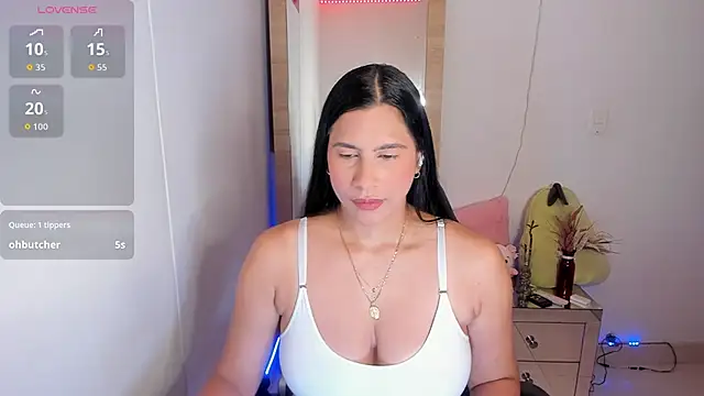 Snapshot of hellensexy chatting on May 2026 09:42:01 PM hellensexy online show from May 2026 09:42:01 PM