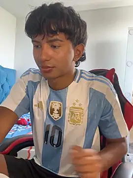 Leonarrrd 01 online show from November 2025 07:57:01 PM