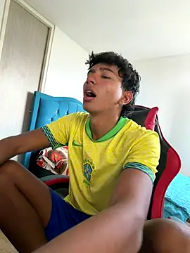 Leonarrrd 01 online show from November 2025 09:29:02 PM