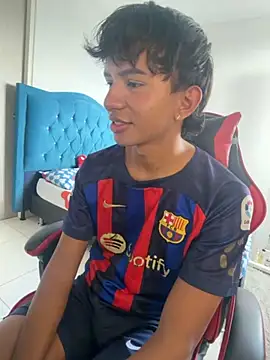 Snapshot of Leonarrrd_01 chatting on December 2025 04:05:01 PM Leonarrrd 01 online show from December 2025 04:05:01 PM