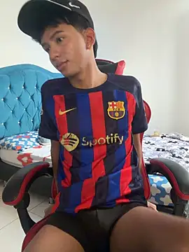 Snapshot of Leonarrrd_01 chatting on December 2025 09:55:01 PM Leonarrrd 01 online show from December 2025 09:55:01 PM