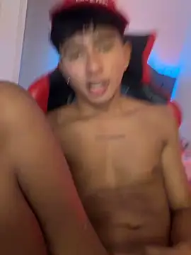 Snapshot of Leonarrrd_01 chatting on December 2025 05:03:02 AM Leonarrrd 01 online show from December 2025 05:03:02 AM