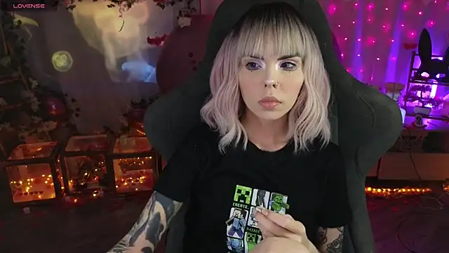 Kerry Kirk online show from February 2026 09:47:02 PM