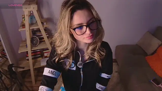 Lucy Princes online show from February 2025 05:16:01 AM