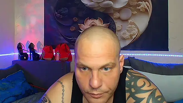 xDeepInLovexx online show from April 2026 06:49:01 PM