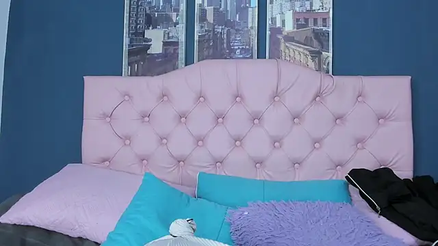 Snapshot of Applehot_LRR chatting on September 2025 02:13:02 AM Applehot LRR online show from September 2025 02:13:02 AM