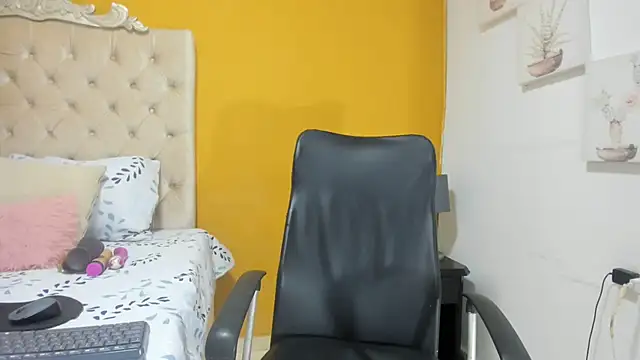 rousse sexyandhot online show from February 2026 01:29:02 AM