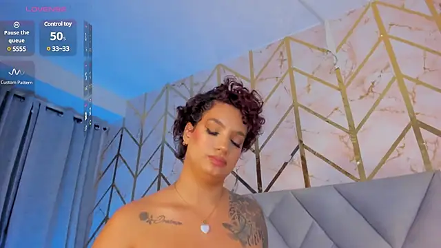 Snapshot of Arianabromw chatting on December 2024 10:17:01 PM Arianabromw online show from December 2024 10:17:01 PM