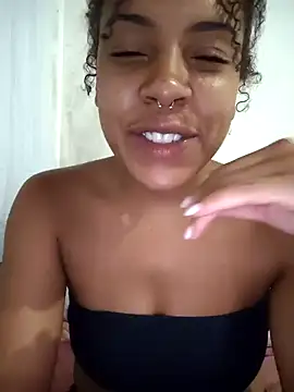 Julia Pretinha online show from April 2026 03:26:02 AM