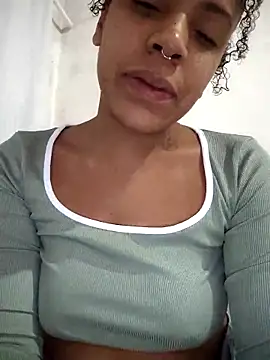 Julia Pretinha online show from April 2026 01:15:01 AM