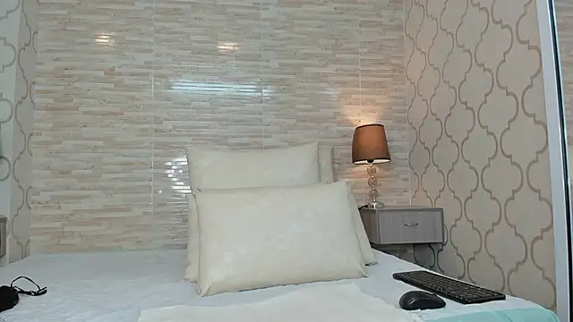 Snapshot of ZoeSmitth chatting on January 2025 12:06:01 PM ZoeSmitth online show from January 2025 12:06:01 PM