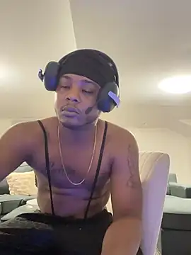 Snapshot of BiigDipper chatting on December 2024 07:44:01 AM BiigDipper online show from December 2024 07:44:01 AM