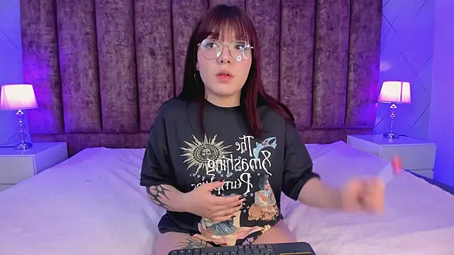 Fluffy Bubble21 online show from February 2025 10:17:02 AM