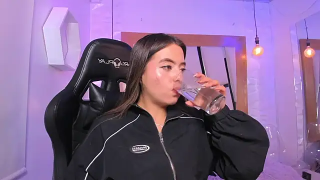 ary cooper  online show from November 2025 12:16:01 PM