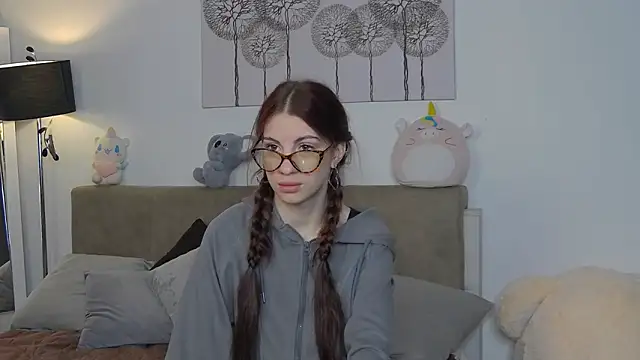 CassKiera online show from October 2025 04:48:02 AM