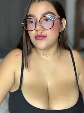 Snapshot of Michellesexxy chatting on January 2025 05:33:01 AM Michellesexxy online show from January 2025 05:33:01 AM