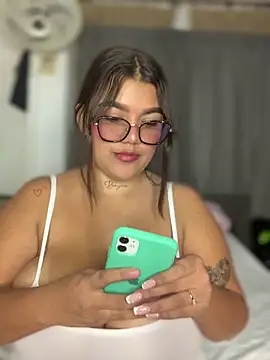 Snapshot of Michellesexxy chatting on January 2025 03:09:01 AM Michellesexxy online show from January 2025 03:09:01 AM