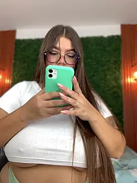 Snapshot of Michellesexxy chatting on January 2025 07:22:01 AM Michellesexxy online show from January 2025 07:22:01 AM