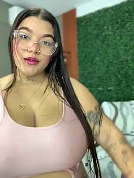 Snapshot of Michellesexxy chatting on March 2025 09:38:02 PM Michellesexxy online show from March 2025 09:38:02 PM