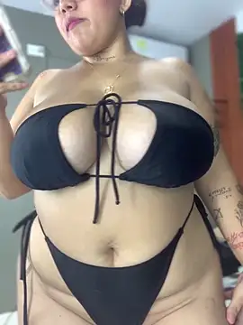 Snapshot of Michellesexxy chatting on March 2025 06:53:01 AM Michellesexxy online show from March 2025 06:53:01 AM