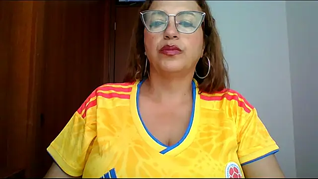 Snapshot of RossanaLionheart chatting on March 2026 12:33:11 PM RossanaLionheart online show from March 2026 12:33:11 PM