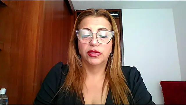 Snapshot of RossanaLionheart chatting on April 2026 12:27:01 PM RossanaLionheart online show from April 2026 12:27:01 PM