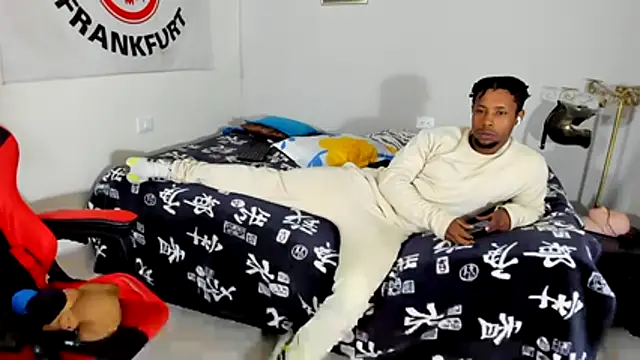 AlejoKhalifa  online show from November 2025 12:13:02 AM