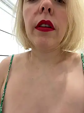 Yourdirtybitch online show from February 2026 07:47:01 AM