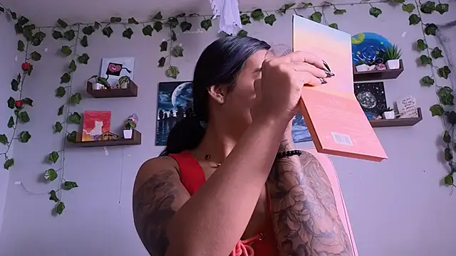 macey elliot  online show from December 2025 05:11:02 PM