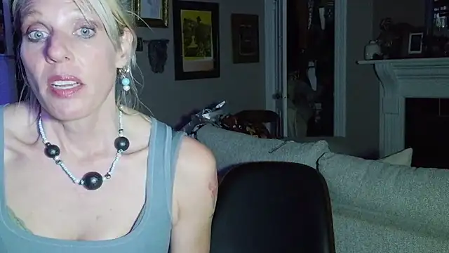 Glamazonx online show from April 2026 02:25:01 AM