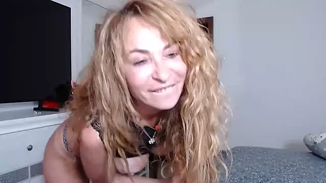 LadyyEvolet online show from May 2026 04:13:01 PM
