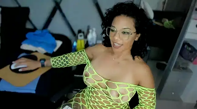 paula daniela1 online show from January 2025 11:14:01 PM