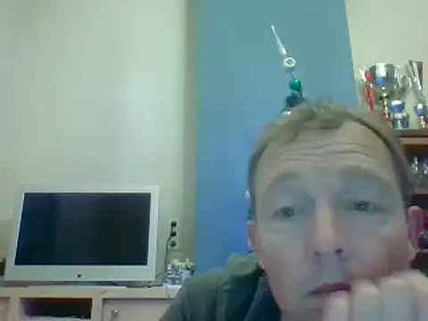 Snapshot of bertolini chatting on December 2024 05:44:01 PM bertolini online show from December 2024 05:44:01 PM