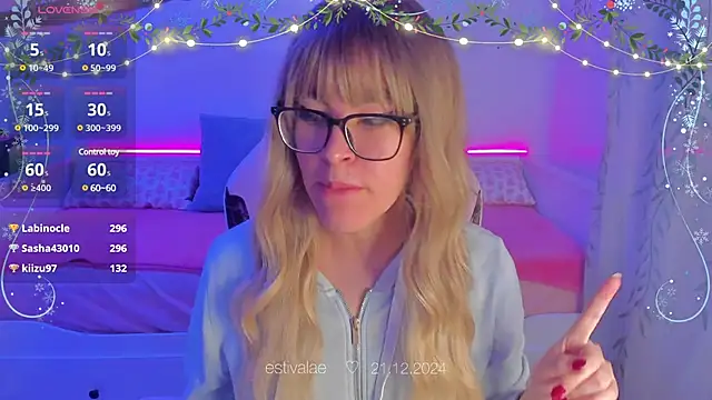 estivalae online show from December 2024 10:51:01 PM