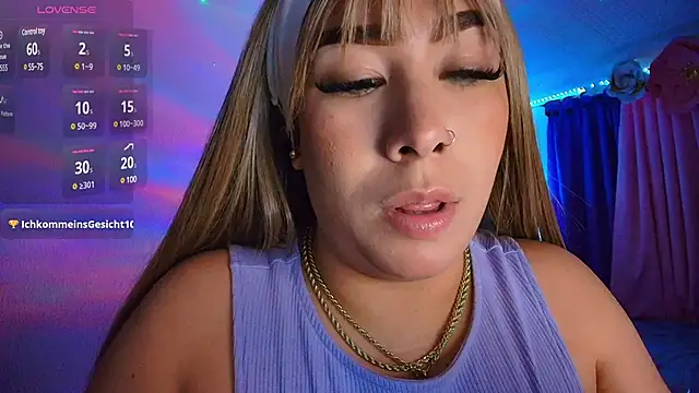 Snapshot of leahtemptation3 chatting on March 2025 03:32:01 AM leahtemptation3 online show from March 2025 03:32:01 AM