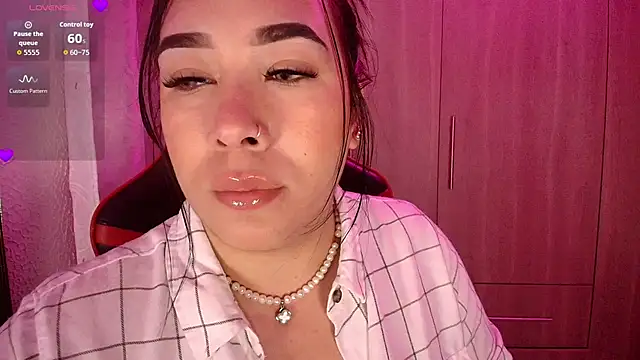 leahtemptation3 online show from December 2025 12:03:02 PM