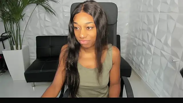 Snapshot of smileybabe chatting on January 2025 10:00:01 AM smileybabe online show from January 2025 10:00:01 AM