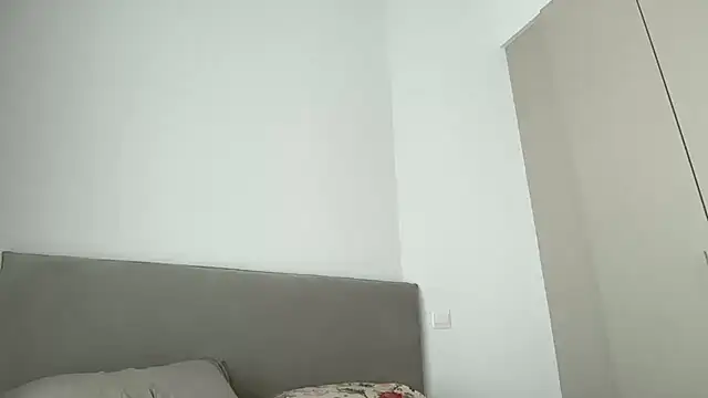 smileybabe online show from April 2026 10:33:01 AM