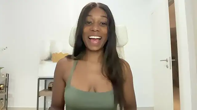 Snapshot of smileybabe chatting on June 2026 05:24:02 PM smileybabe online show from June 2026 05:24:02 PM