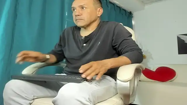 FERDIGNAN0329 online show from April 2026 05:54:01 PM