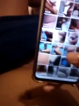 Snapshot of karolgree chatting on February 2025 01:34:02 AM karolgree online show from February 2025 01:34:02 AM