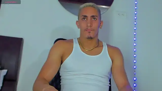 MikeRoss7777 online show from February 2025 12:53:02 AM