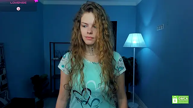 RayaNenlia online show from December 2025 05:03:02 AM