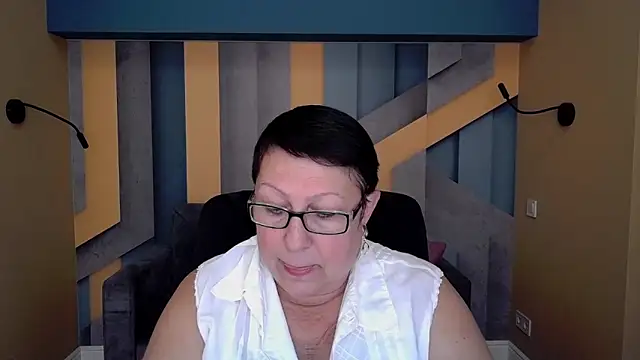 BarbaraTurners online show from October 2025 06:19:01 PM