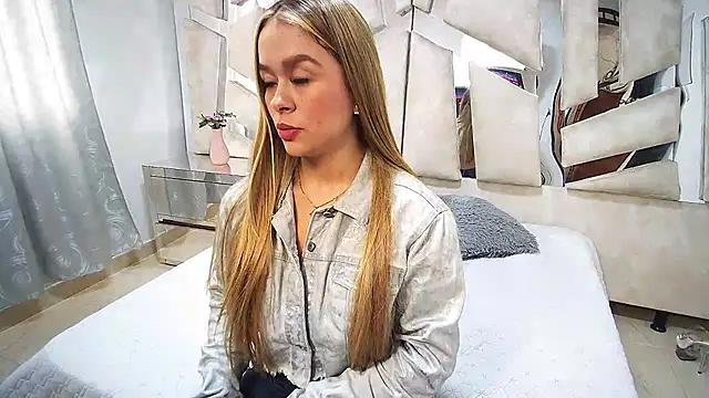 Natalyefoster online show from December 2024 05:31:01 PM