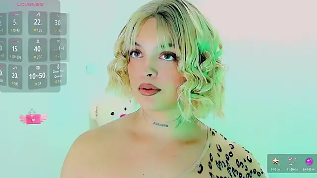 Emmaa Saenz  online show from March 2026 10:44:01 PM