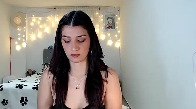 Snapshot of ZajiraShane chatting on December 2024 07:43:01 AM ZajiraShane online show from December 2024 07:43:01 AM