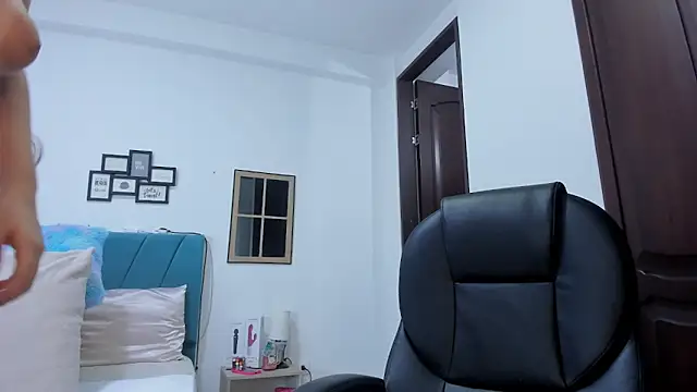 kamila lopez online show from November 2025 10:48:02 PM