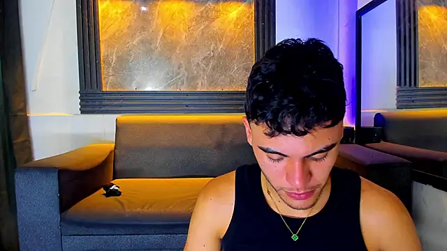 liam genner  online show from November 2025 08:40:01 PM